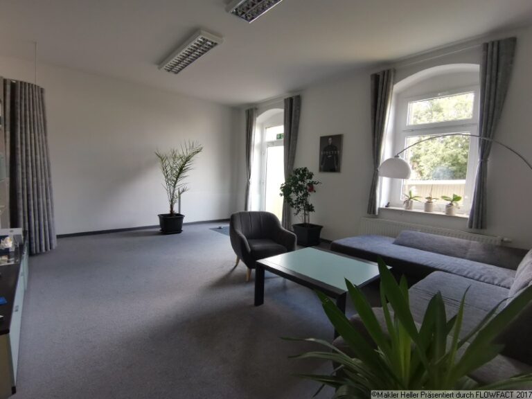 8 Zimmer mit Balkon