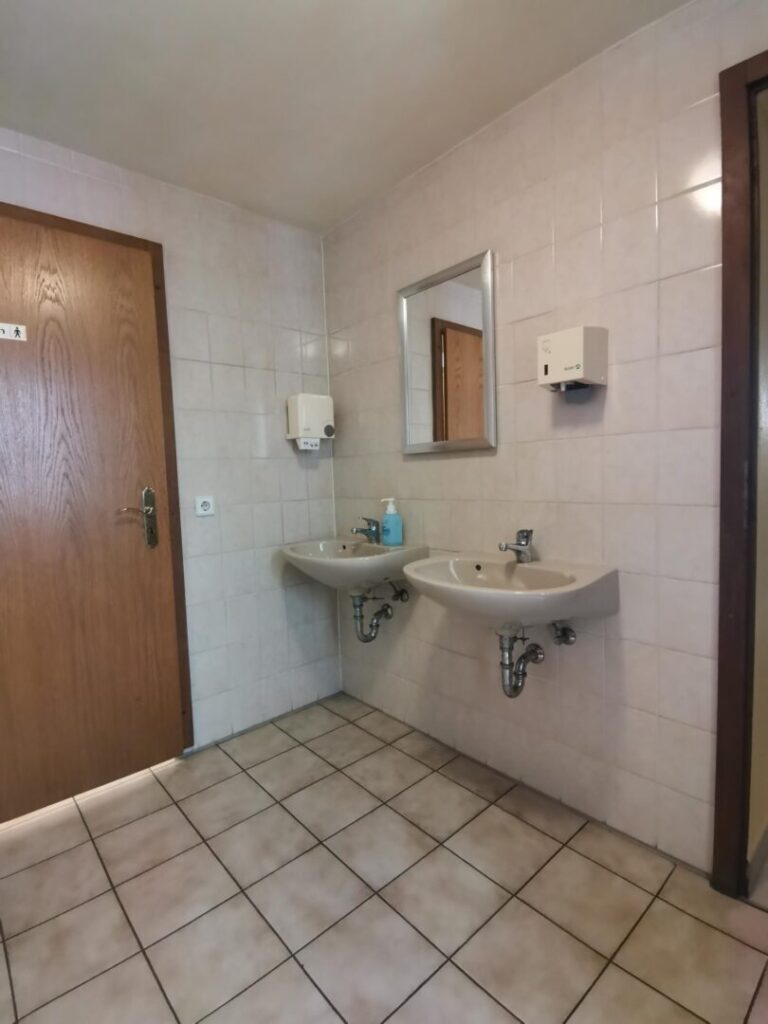 8 Sanitäre Einrichtungen