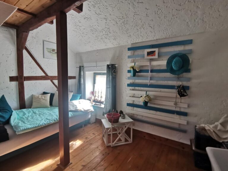 6. Zimmer OG