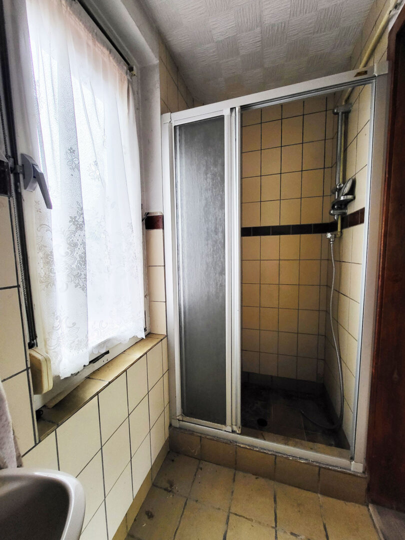 10 Separate Dusche