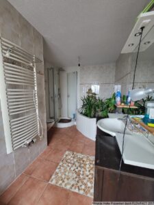 8 Badezimmer OG