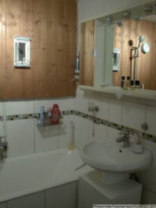 8 Badezimmer